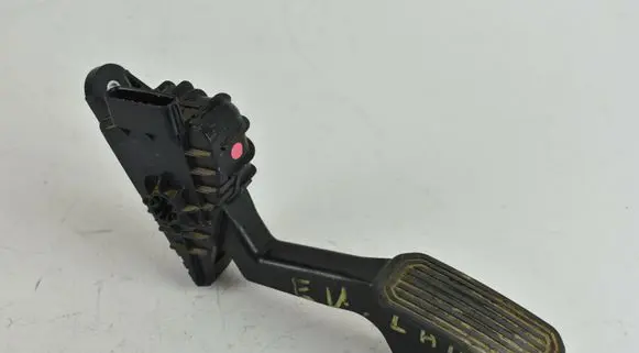 Toyota Land Cruiser (J120) Accelerator throttle pedal 7812060350