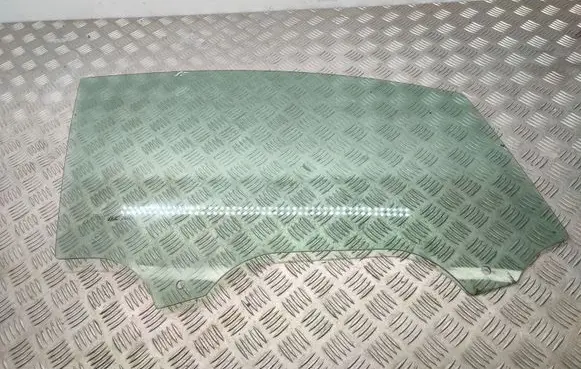 Ford B-MAX Front door window glass four-door