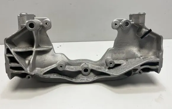 BMW i4 Engine mounting bracket 9485637