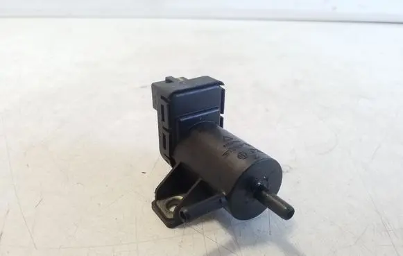 Nissan Navara D23 Vacuum valve 8200762162