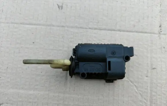 Saab 9-3 Ver2 Central locking motor 12837101