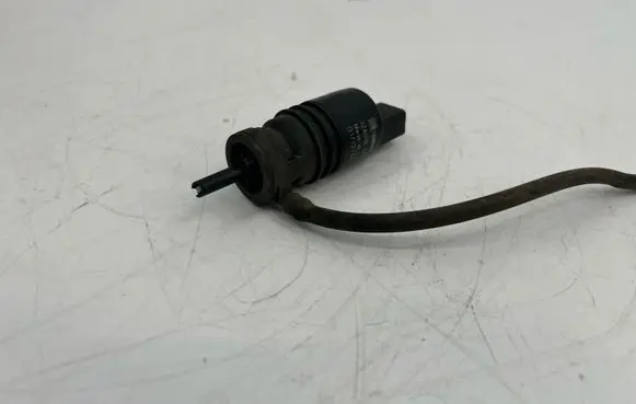 Chevrolet Captiva Windscreen/windshield washer pump 13250356