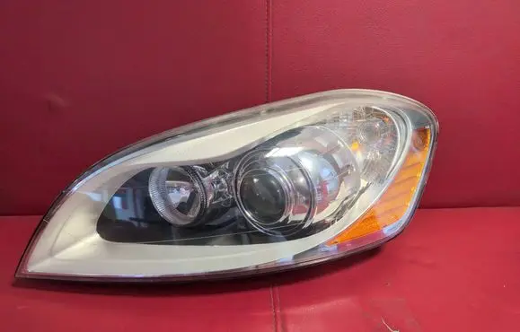 Volvo XC60 Headlight/headlamp 31420679 89907452