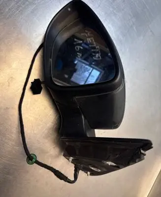 Volkswagen Jetta VI Front door electric wing mirror 20175001