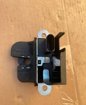 Volkswagen Polo V 6R Tailgate/trunk/boot lock/catch/latch 6R0827505B