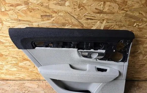 Volvo S90, V90 Rear door card panel trim 31393232