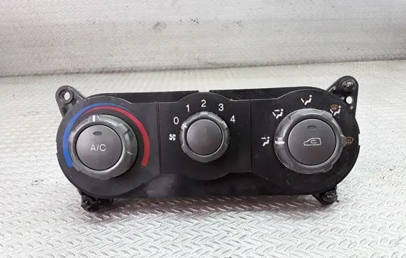 Hyundai Matrix Climate control unit 9725017XXX