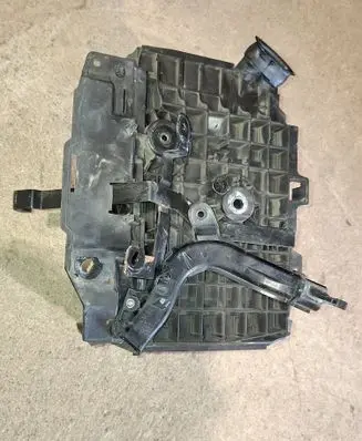 Renault Scenic III - Grand scenic III Battery box tray T06009A180