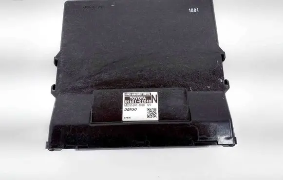Toyota Auris E180 Central body control module 8968102040