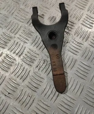 Toyota RAV 4 (XA20) Clutch release arm fork 2131