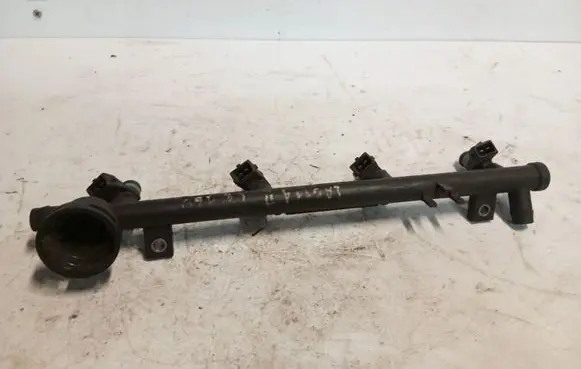 Renault Scenic II - Grand scenic II Fuel injector supply line/pipe H028797