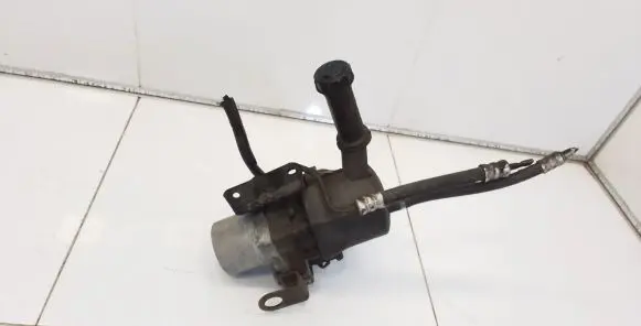 Peugeot 3008 I Power steering pump A5101813B
