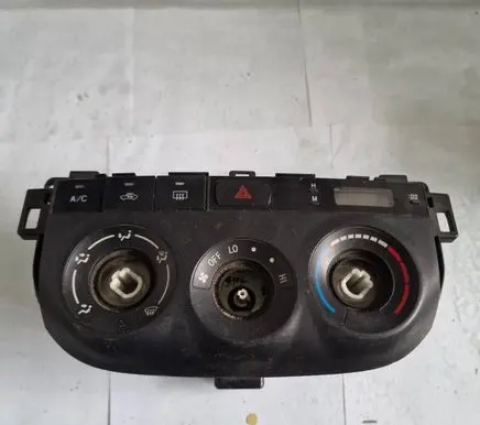 Toyota RAV 4 (XA20) Climate control unit