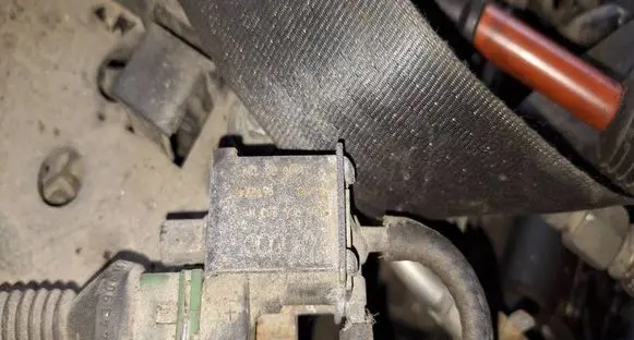 Audi A6 S6 C5 4B Turbo solenoid valve 