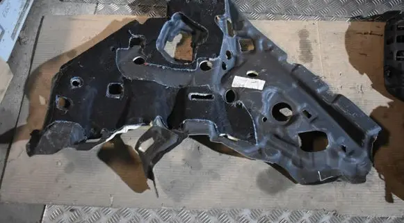BMW X7 G07 Front arch 7434359