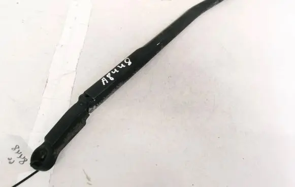 Nissan Primera Front wiper blade arm