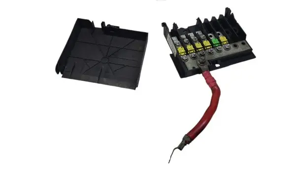 Ford Fusion Fuse module 2S6T14A073BB