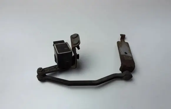 Volvo XC70 Air suspension front height level sensor 7G9N3C492AA