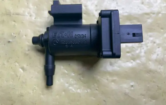 Mercedes-Benz C W204 Turbo solenoid valve A2038000178