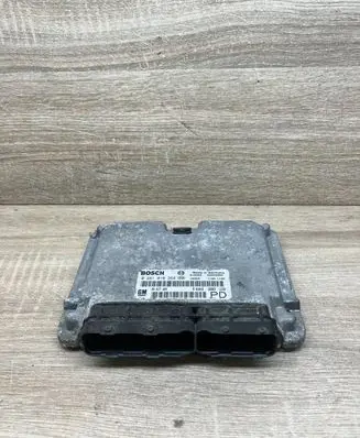 Opel Zafira A Engine control unit/module 24417169 0281010268