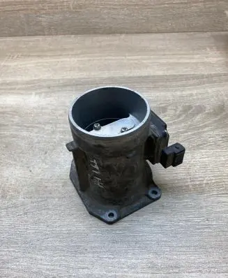 Audi A4 S4 B5 8D Mass air flow meter 037906461B