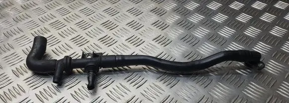 Volkswagen PASSAT B6 Breather hose/pipe 03C103175G