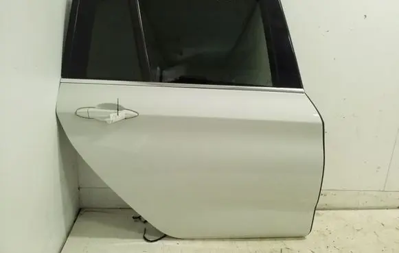 BMW 2 F46 Rear door 7392326