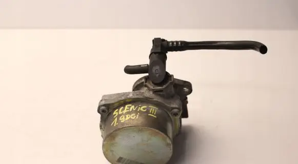 Opel Zafira B Vacuum pump 8200881701