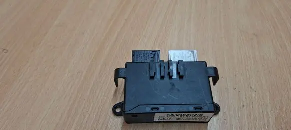 BMW 3 E46 Wing mirror control module 6916054 61316916054 05021815