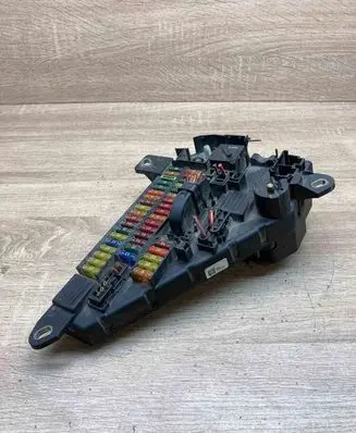 BMW 5 E60 E61 Fuse module 6906618 690661805