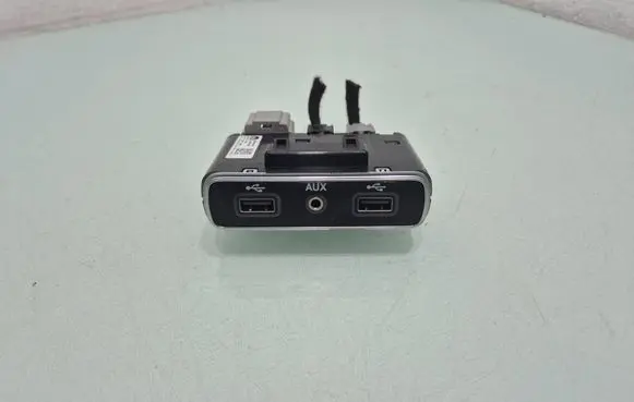 Alfa Romeo Stelvio AUX in-socket connector 01561439580