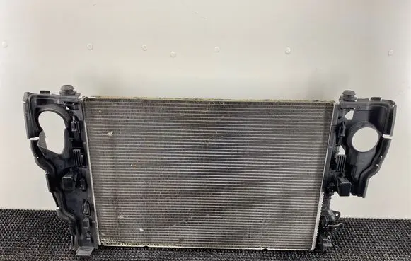 Volvo V60 Coolant radiator 31261105