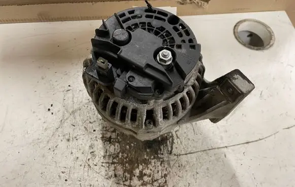 Volvo XC90 Generator/alternator 0124625024