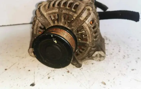 KIA Carens II Generator/alternator