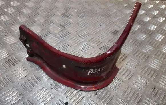 Volkswagen PASSAT B7 USA Fender mounting bracket 561821136