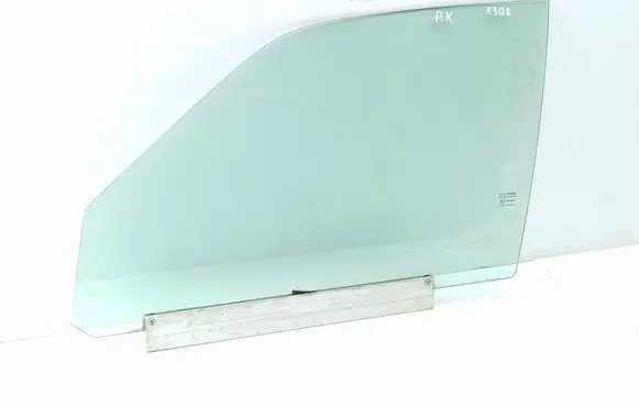 Mercedes-Benz E C207 W207 Front door window/glass (coupe) E1143R00002 DOT17M22AS2