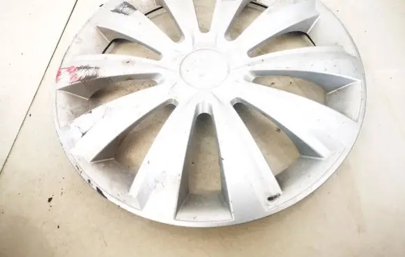 Volkswagen Golf IV R14 wheel hub/cap/trim 
