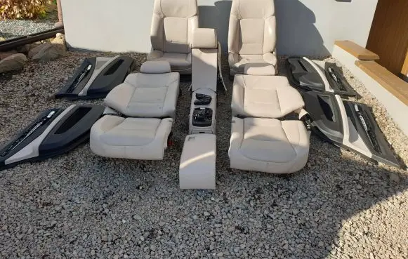 Seat set