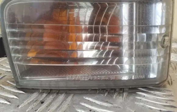 Toyota RAV 4 (XA20) Front indicator light