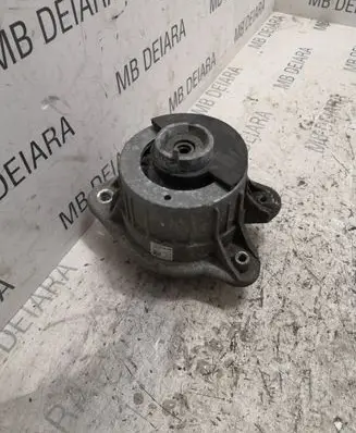 Mercedes-Benz S W222 Engine mount bracket A2222400500 3618710231