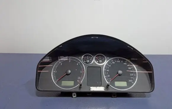 Volkswagen Sharan Speedometer (instrument cluster) 7M3920800J