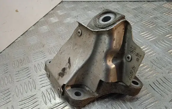 BMW 7 F01 F02 F03 F04 Engine mounting bracket 6777601