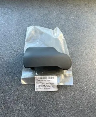 Audi A6 C7 Engine bonnet (hood) release handle 8T1823533