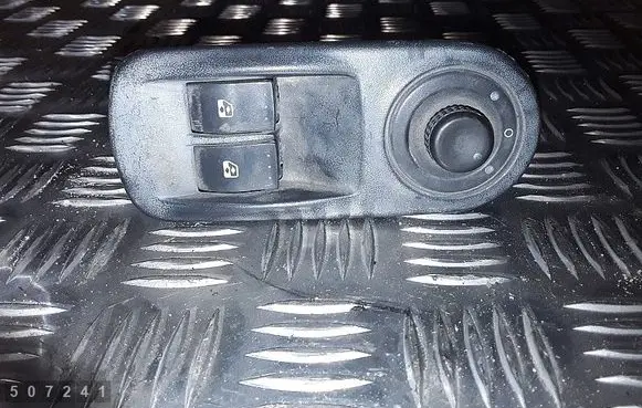 Renault Trafic II (X83) Electric window control switch 9116523