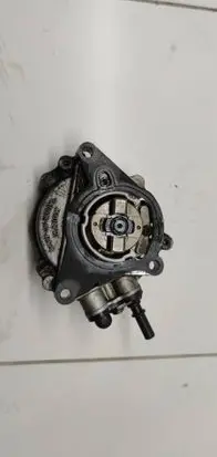 Peugeot 308 Vacuum pump M0016750