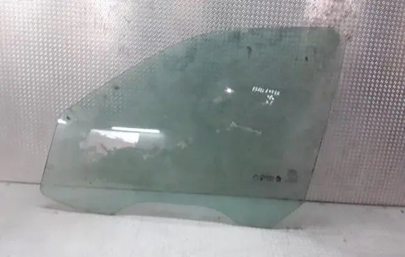Land Rover Freelander Front door window glass four-door