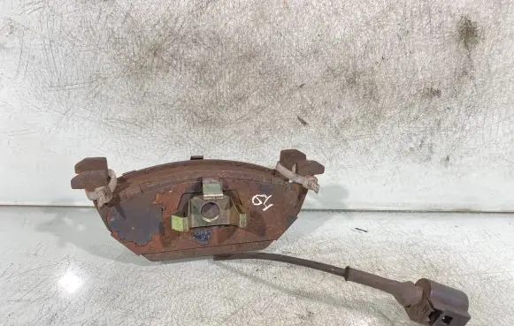 Volkswagen Golf IV Brake pads (front) 