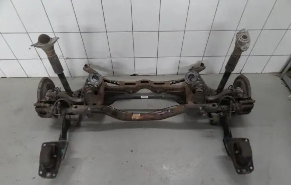 Volkswagen Touran II Rear axle beam with reductor 