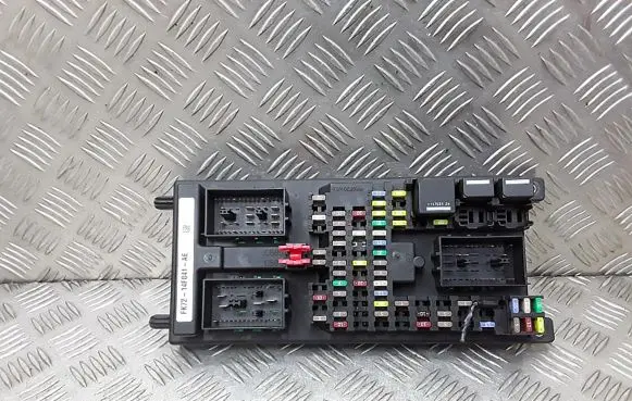 Land Rover Discovery Sport Fuse module fk7214f041ae