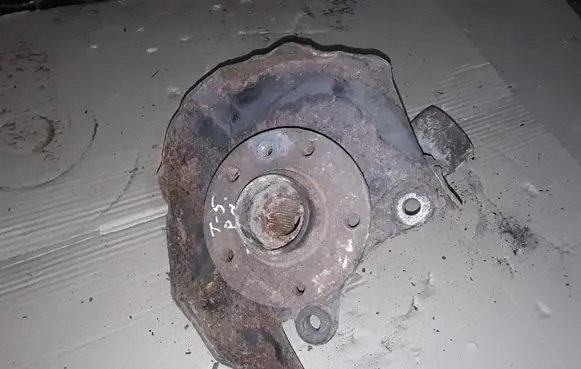 Volkswagen Transporter - Caravelle T5 Front wheel hub NOCODE